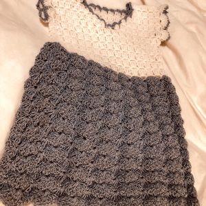 Frozen dress 6-9 months with head band with a braided pony tail 60